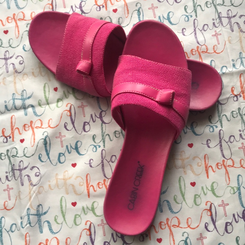 Hot Pink Slides, Size 8, Cabin Creek